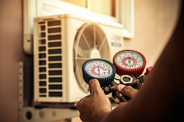 Professional Hvac Maintenance technician working in Peru, IL